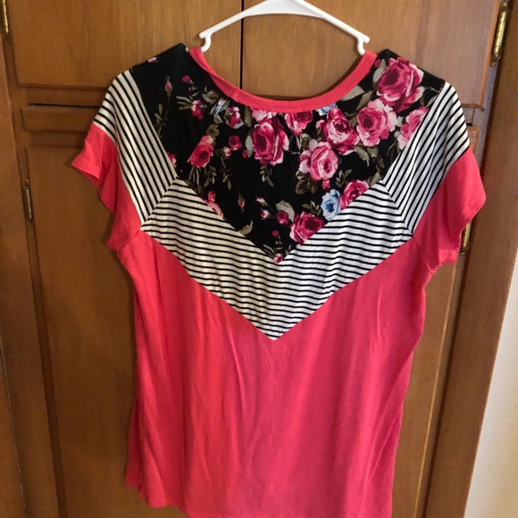Trendy pink and black striped and floral tee, L - Picture 2 of 4